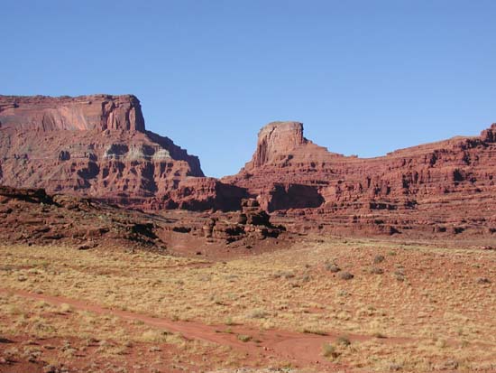 Does Kane Creek Road go to Hurrah Pass